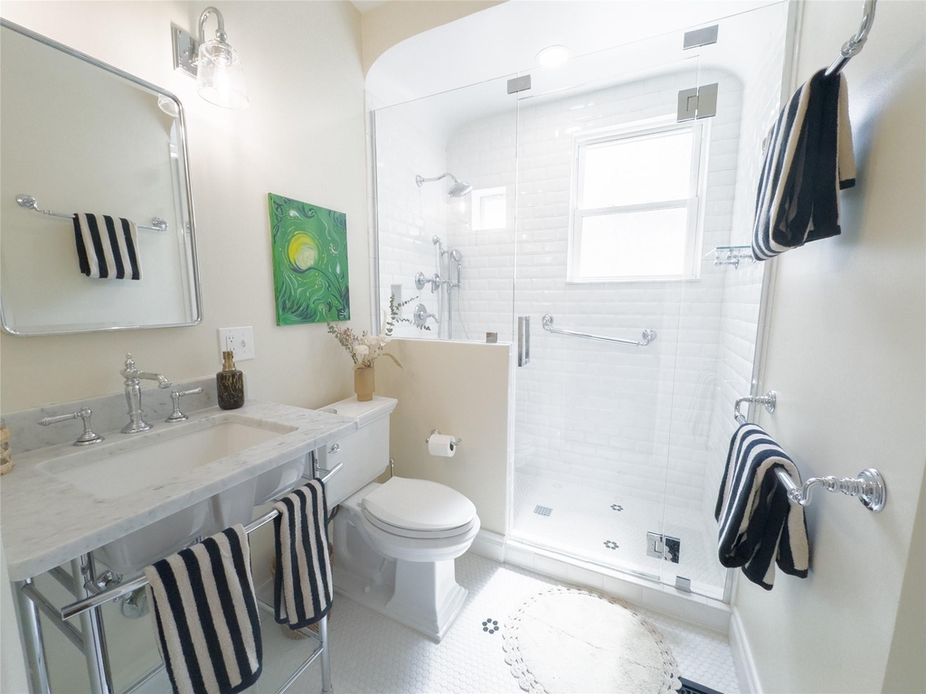 1512 Northwood Rd - Photo 3