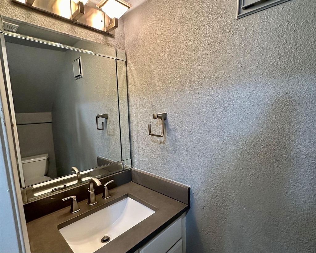 2018 W Rundberg Ln - Photo 10
