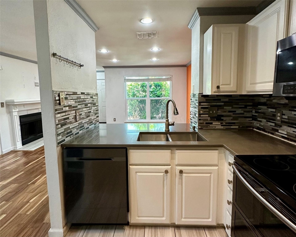 2018 W Rundberg Ln - Photo 9