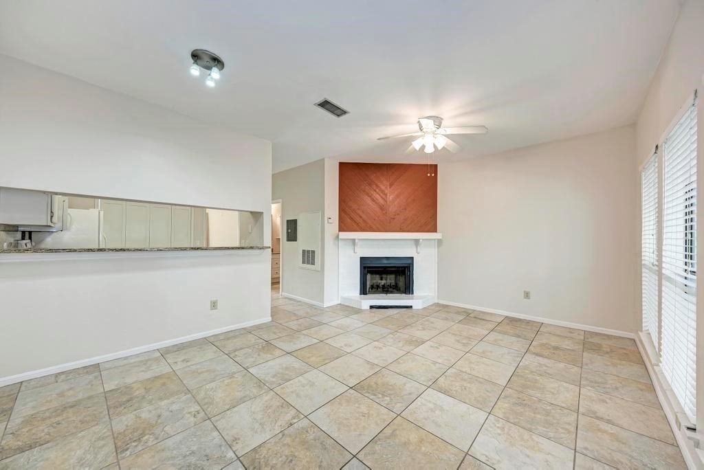 2901 San Jacinto Blvd - Photo 1