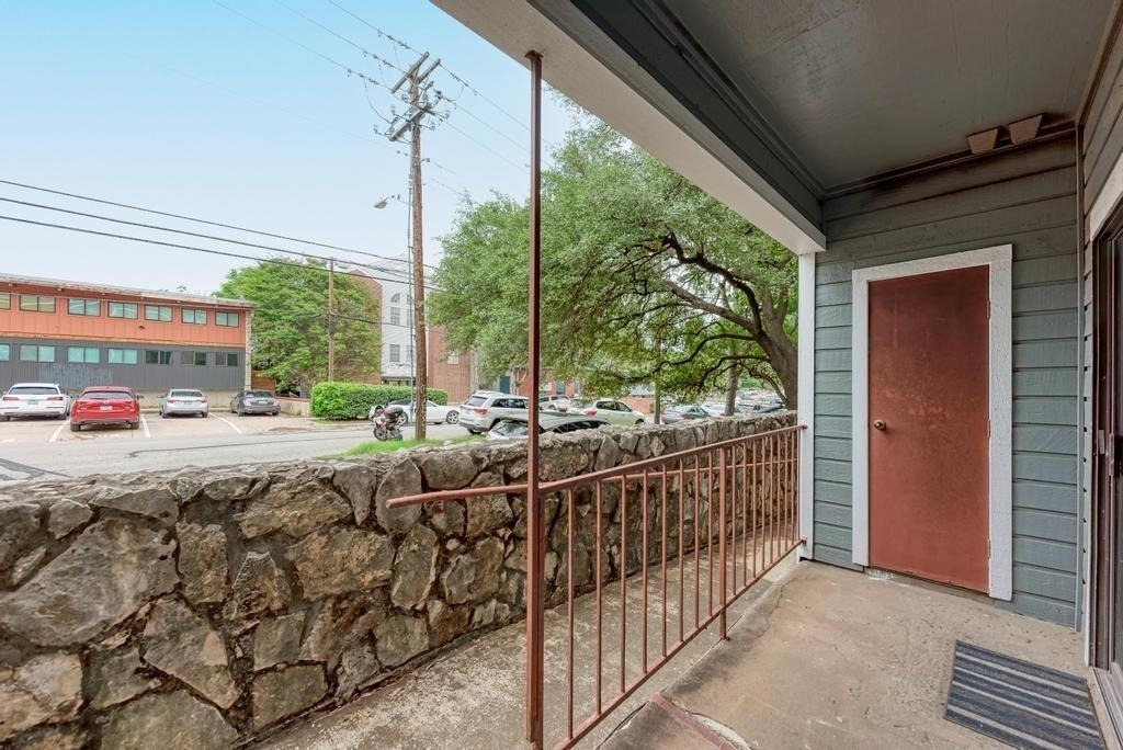 2901 San Jacinto Blvd - Photo 6