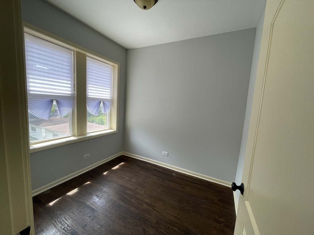 7626 S Drexel Avenue - Photo 3