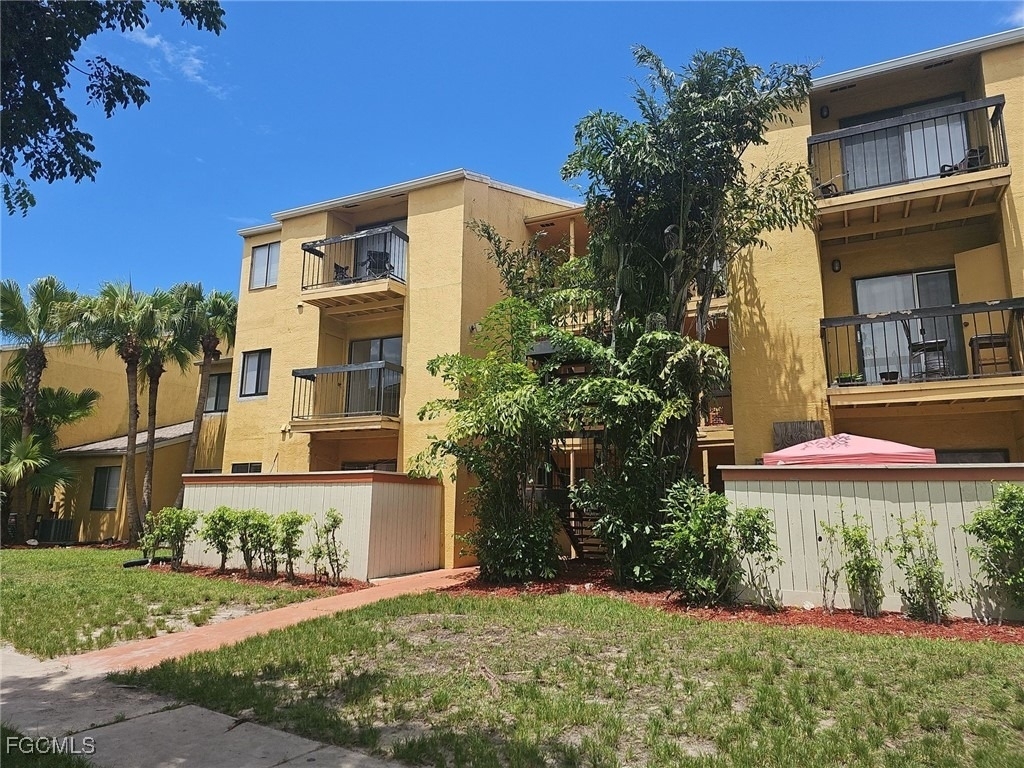 2905 Winkler Avenue - Photo 1