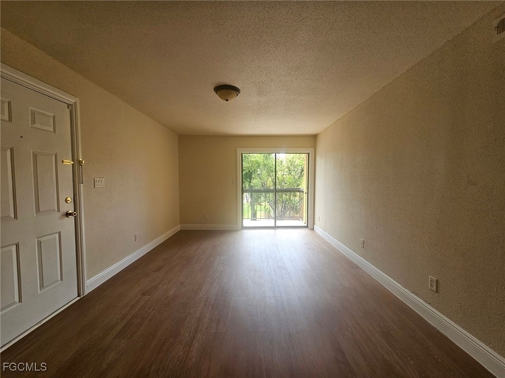 2905 Winkler Avenue - Photo 3