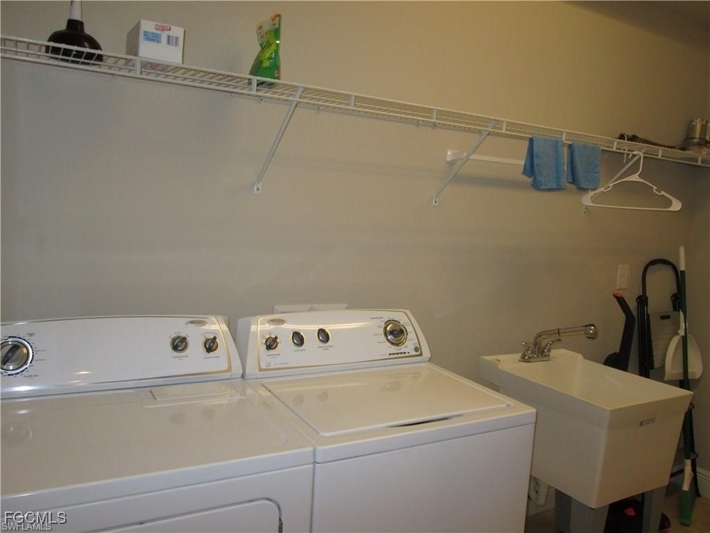 10702 Cetrella Drive - Photo 15