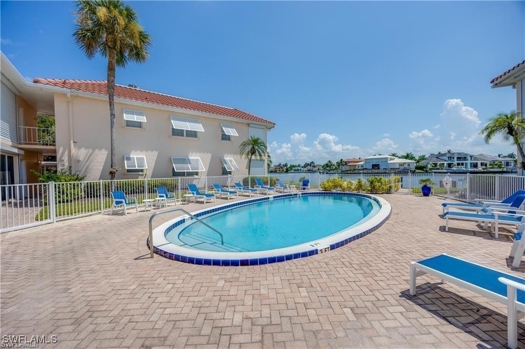 3070 Gulf Shore Boulevard N - Photo 10