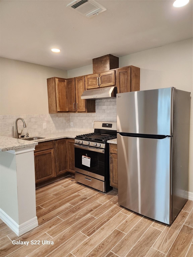 702 Mcdaniel Street - Photo 5