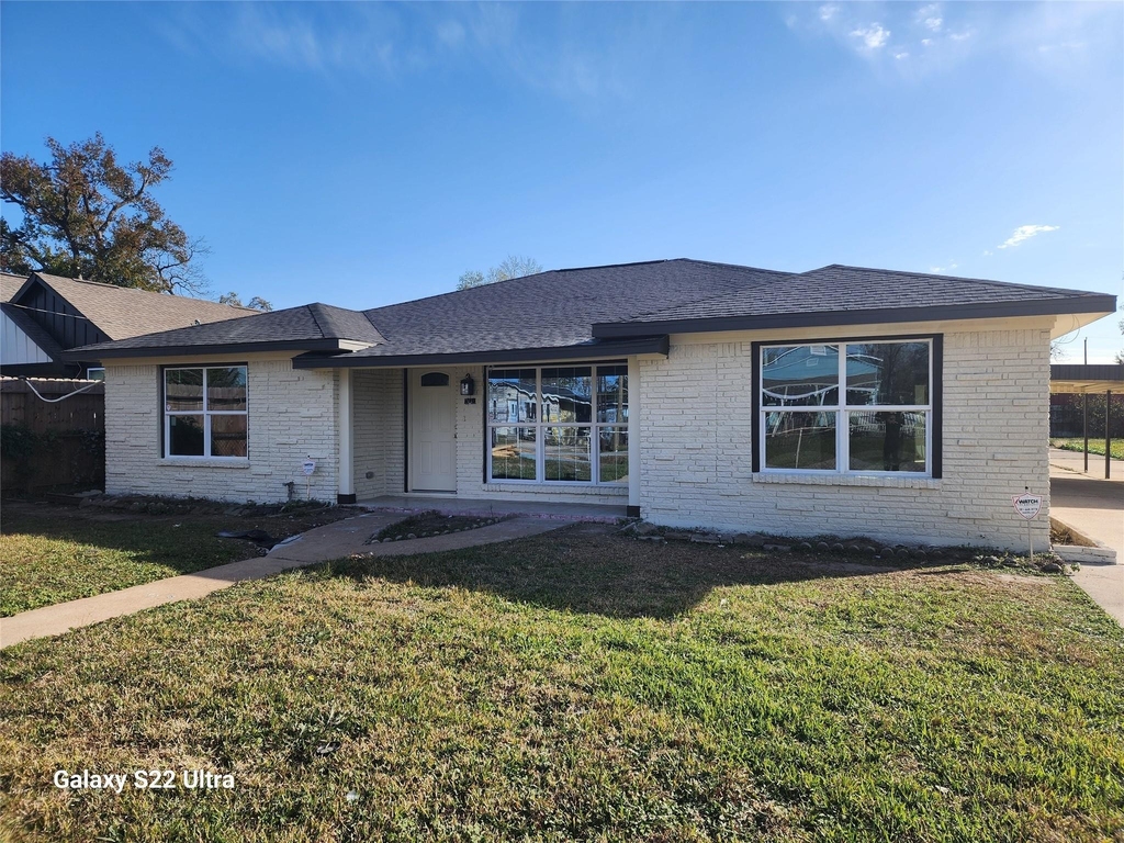 702 Mcdaniel Street - Photo 1