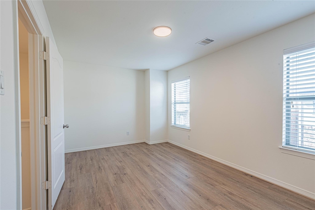 8117 Silverton Creek Lane - Photo 17