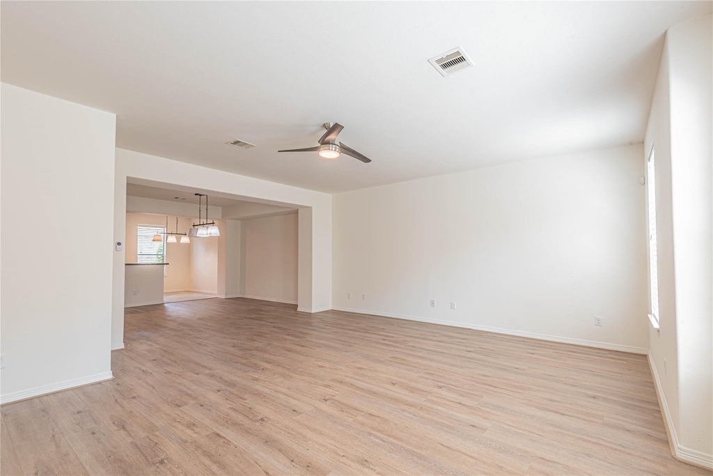 8117 Silverton Creek Lane - Photo 3