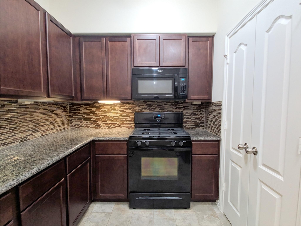 8117 Silverton Creek Lane - Photo 7