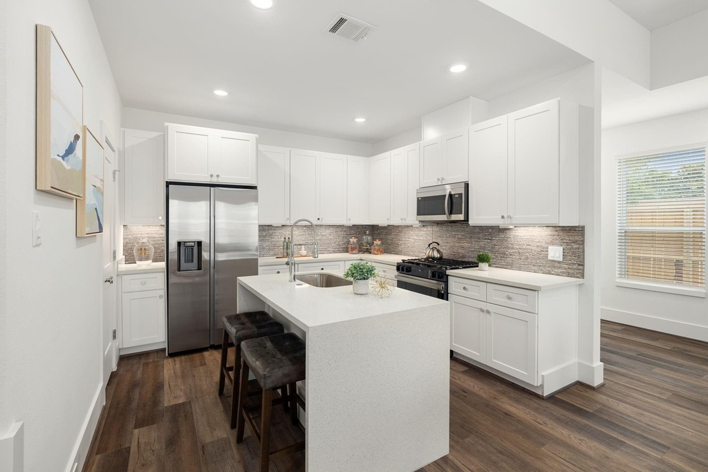 7504 Carver Road - Photo 8
