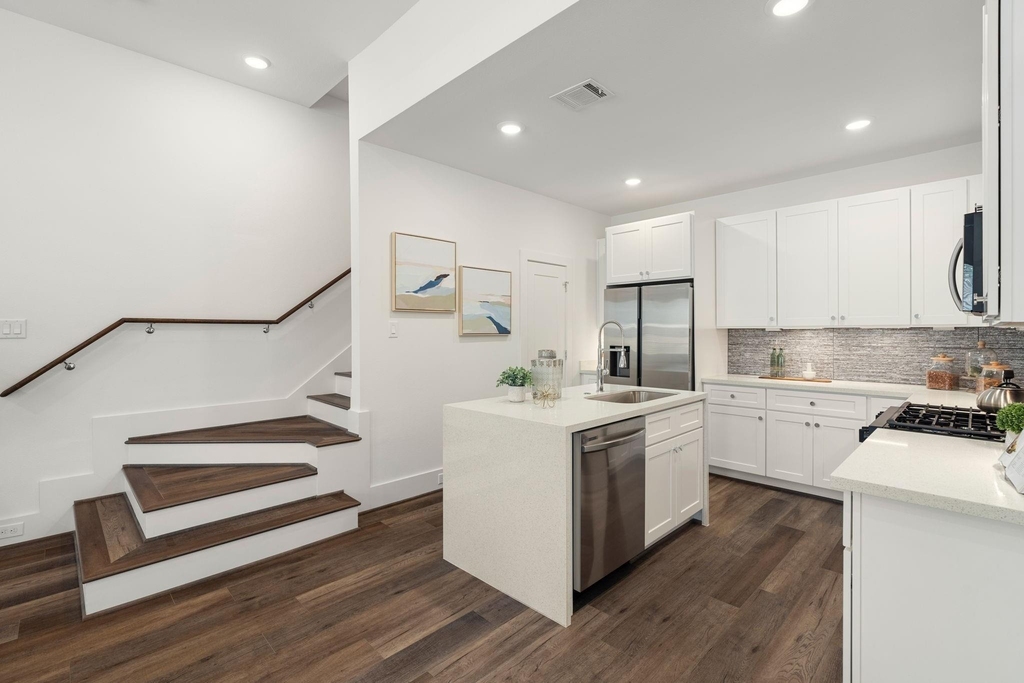 7504 Carver Road - Photo 9