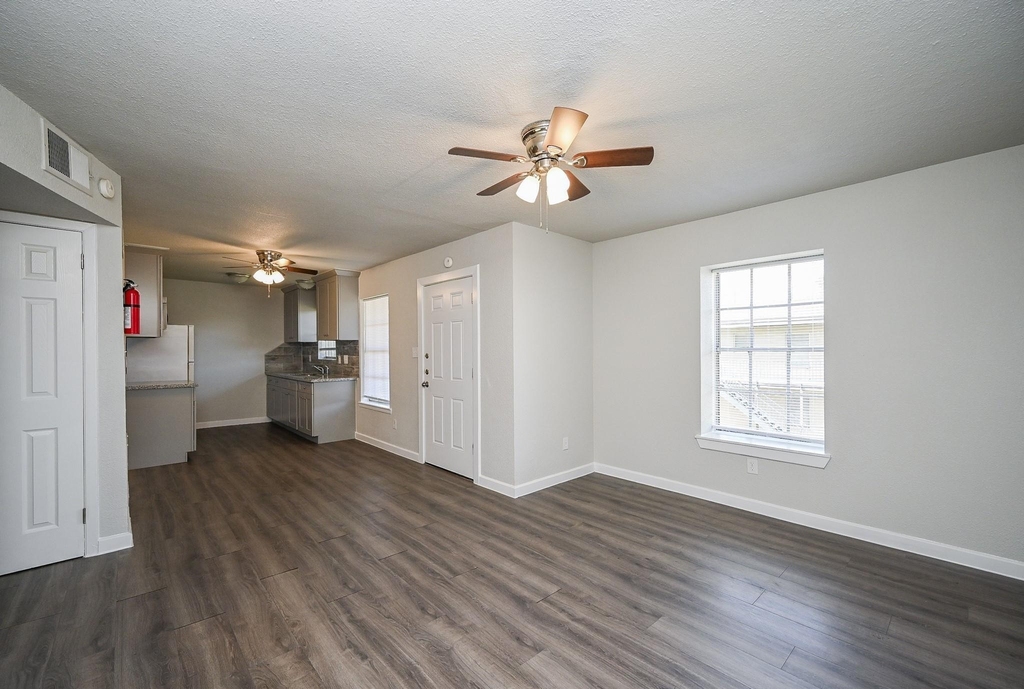 1518 East Avenue - Photo 29