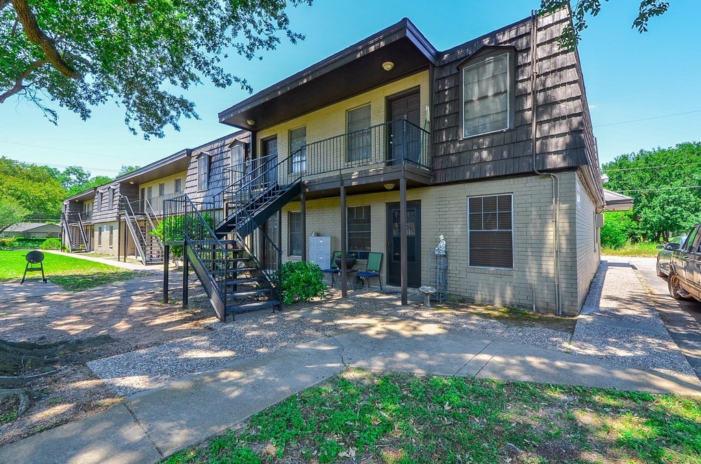 1518 East Avenue - Photo 34