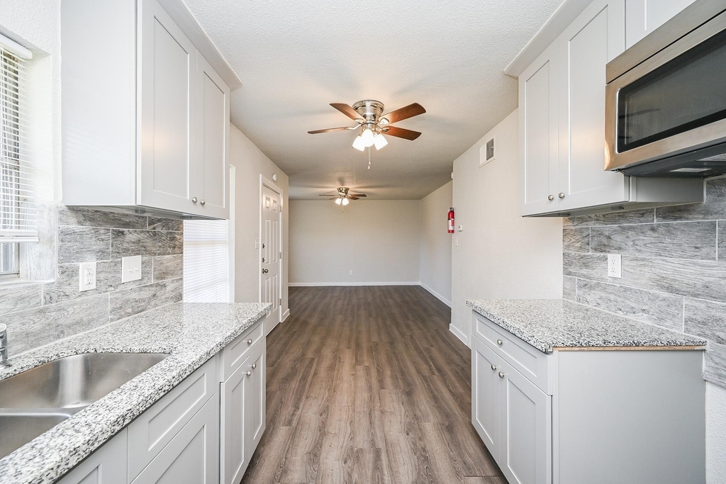1518 East Avenue - Photo 21