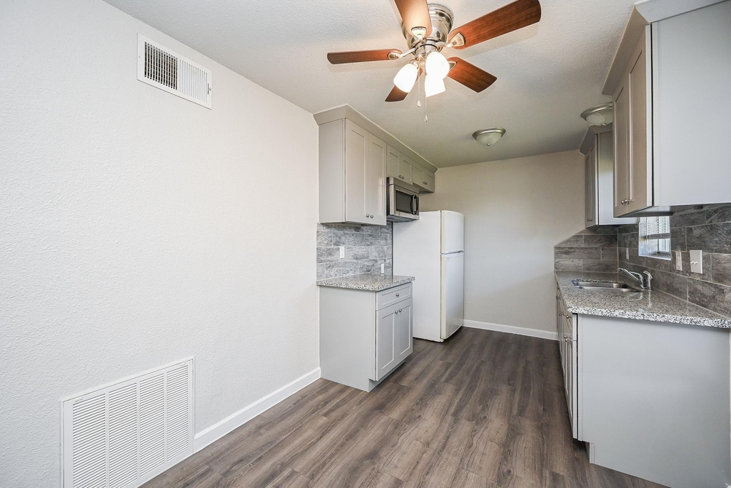 1518 East Avenue - Photo 24