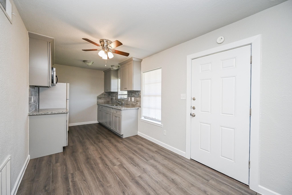 1518 East Avenue - Photo 18