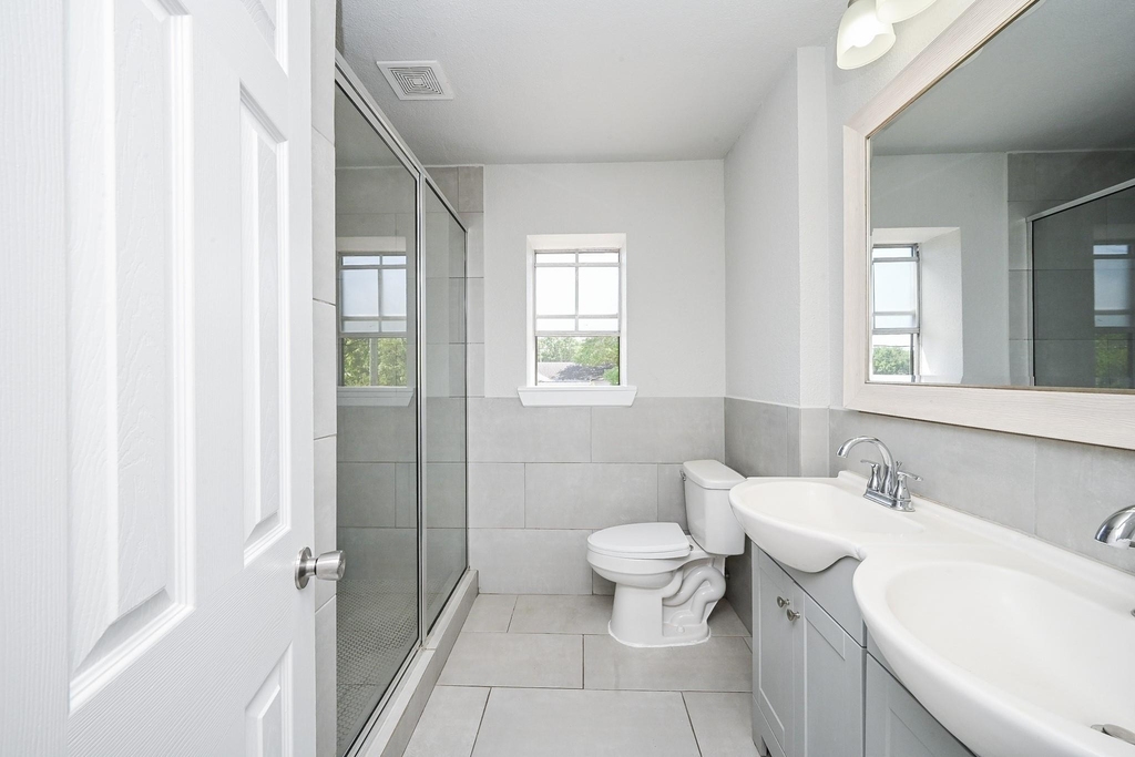 1518 East Avenue - Photo 12