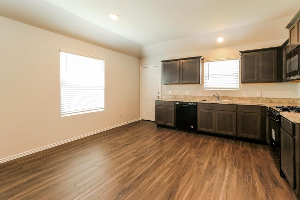 2501 Grayling Drive - Photo 10