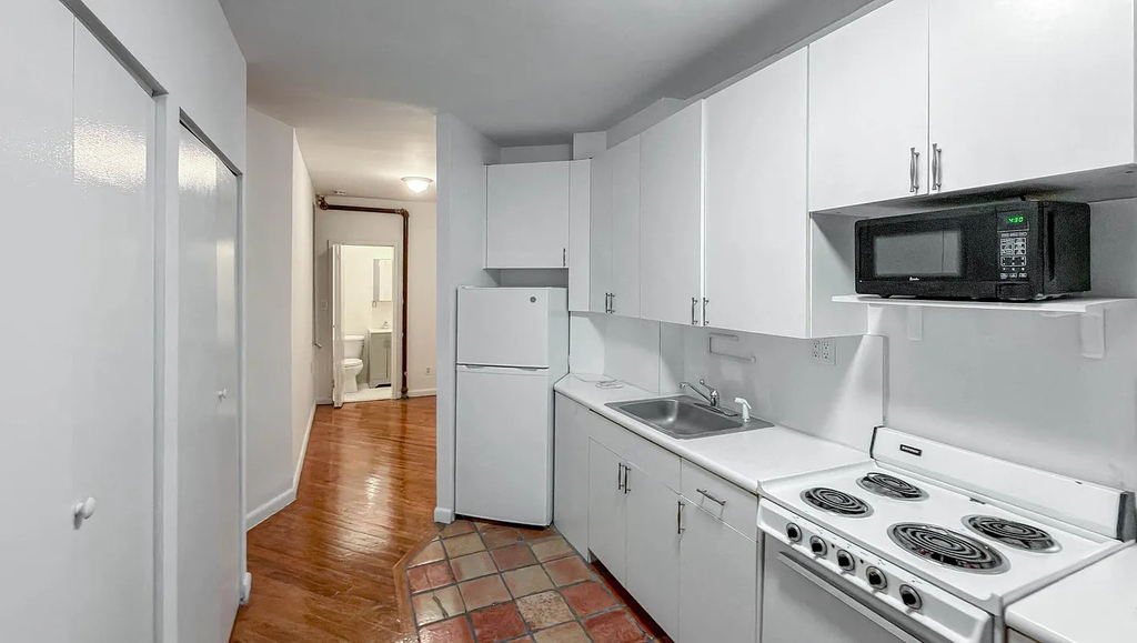 88th Street/3rd Ave - Photo 2