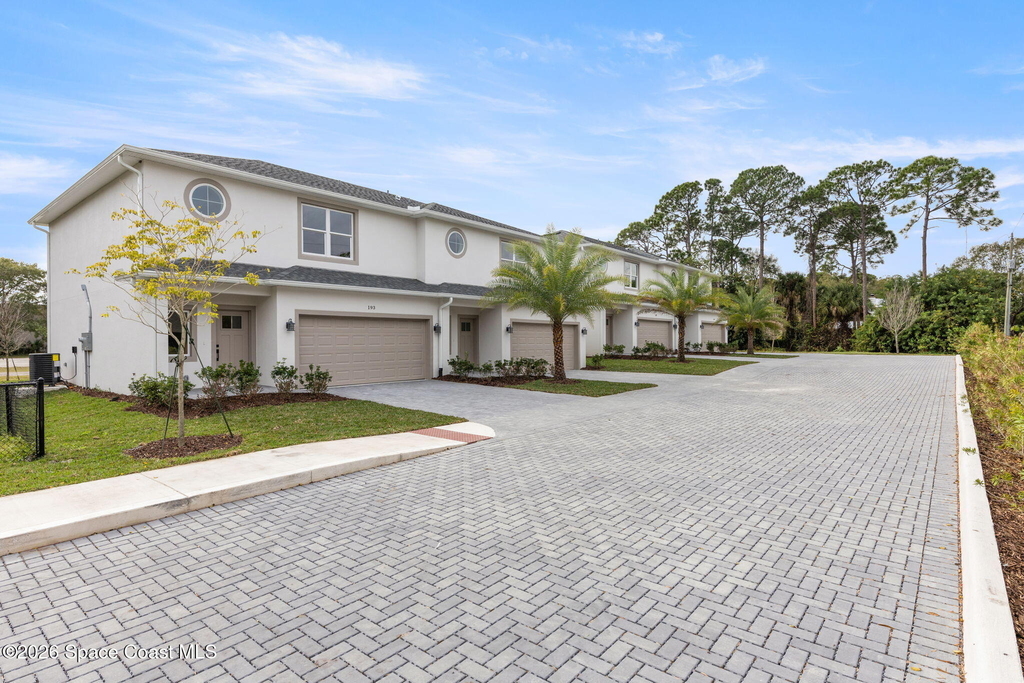 193 Dayton Boulevard - Photo 1
