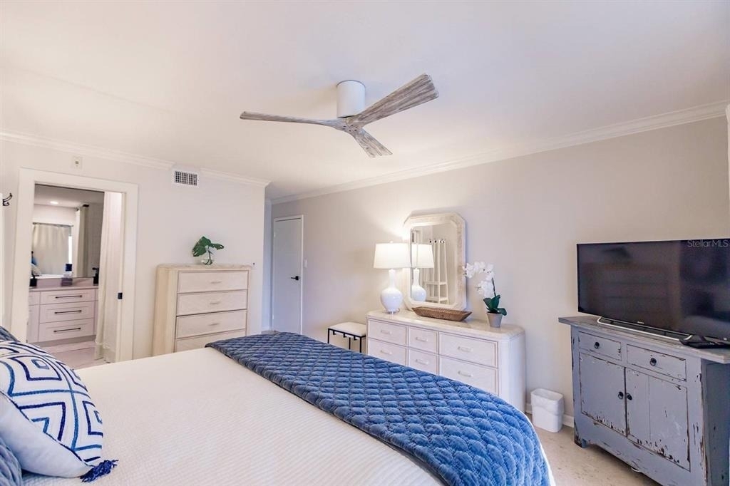 1055 W Peppertree Drive - Photo 10