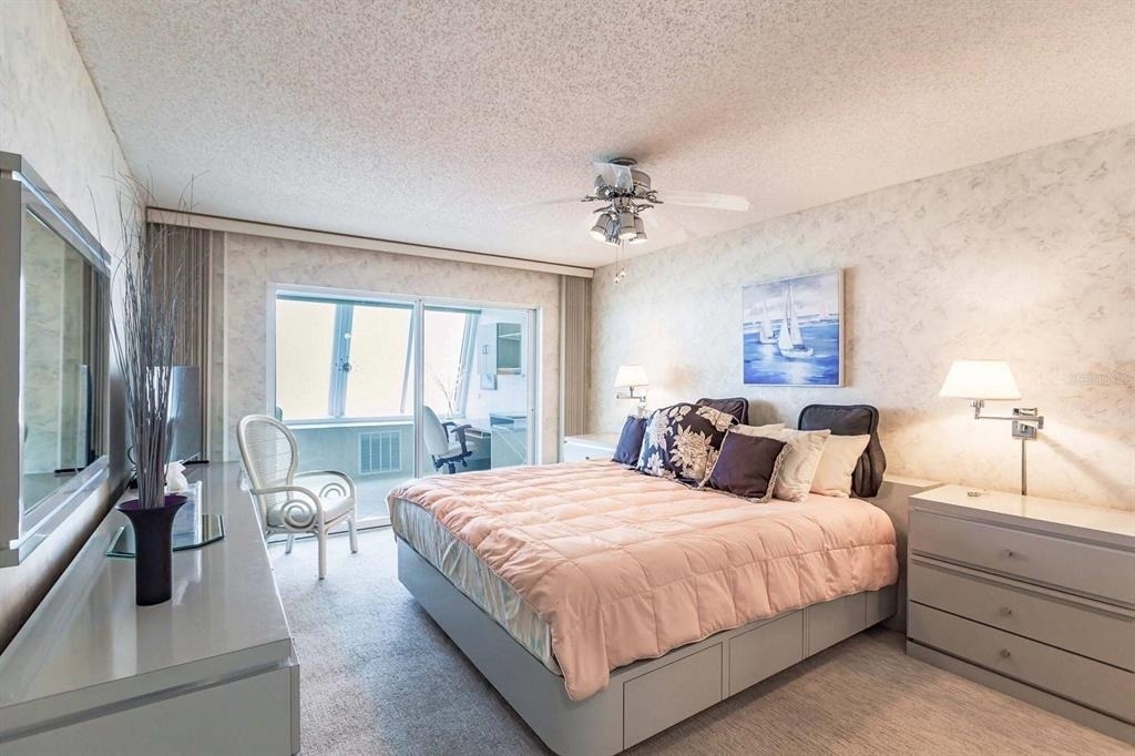 1055 W Peppertree Drive - Photo 9