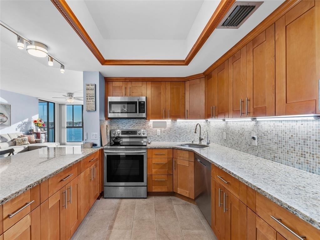 7100 Sunshine Skyway Lane S - Photo 5