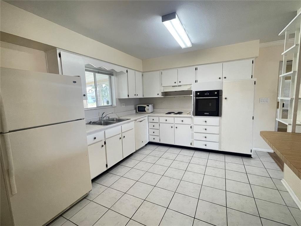 701 Cypress Place - Photo 8
