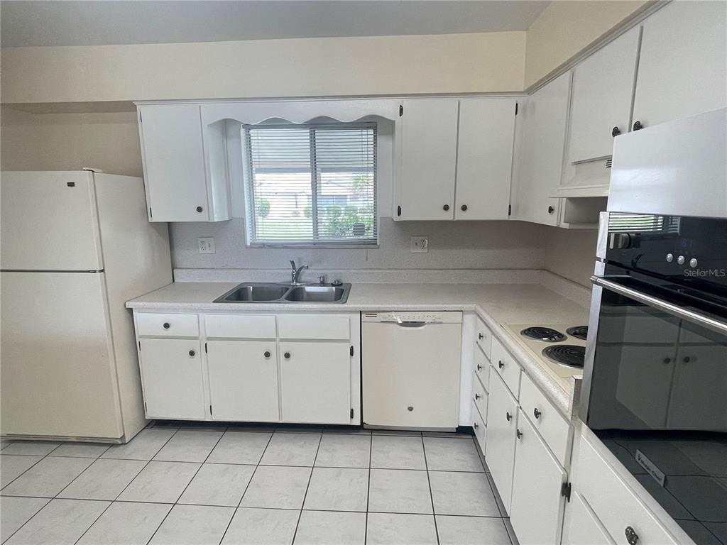 701 Cypress Place - Photo 9
