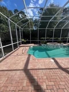 1033 Hampstead - Photo 2
