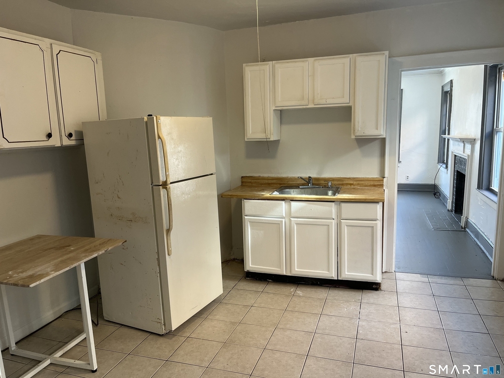 252 Sisson Avenue - Photo 2