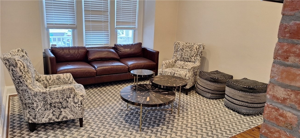 548 S Graham - Photo 2