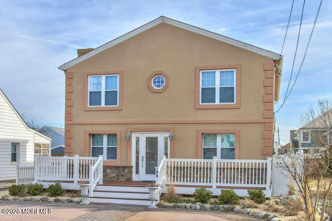106 Elizabeth Avenue - Photo 0