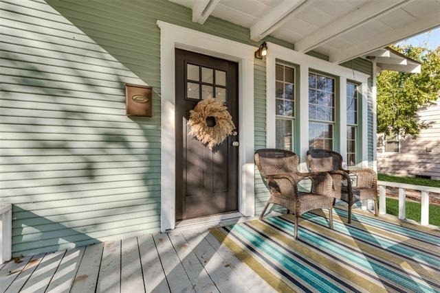 517 S Vernon Avenue - Photo 2