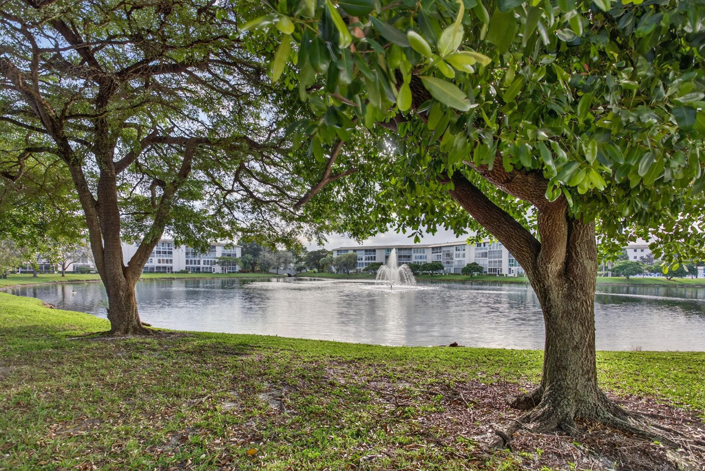 1904 Bermuda Circle - Photo 27