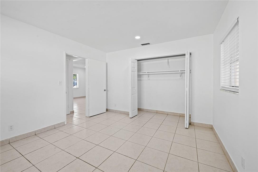 581 Nw 17th Place - Photo 7
