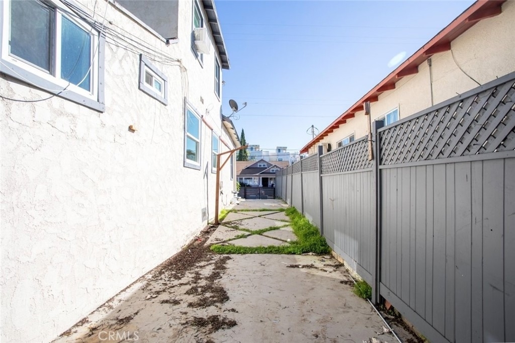345 N Occidental Boulevard - Photo 12