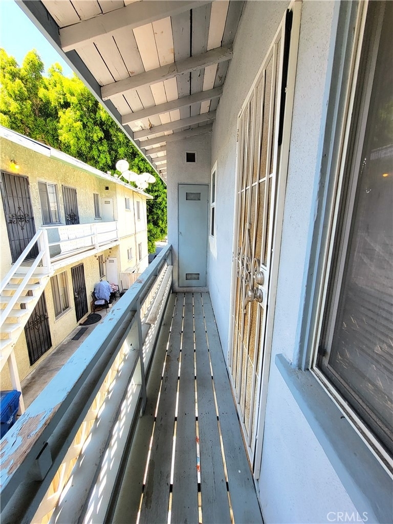 1316 1/2 Anaheim Street - Photo 6