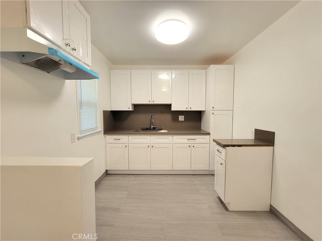 1316 1/2 Anaheim Street - Photo 0