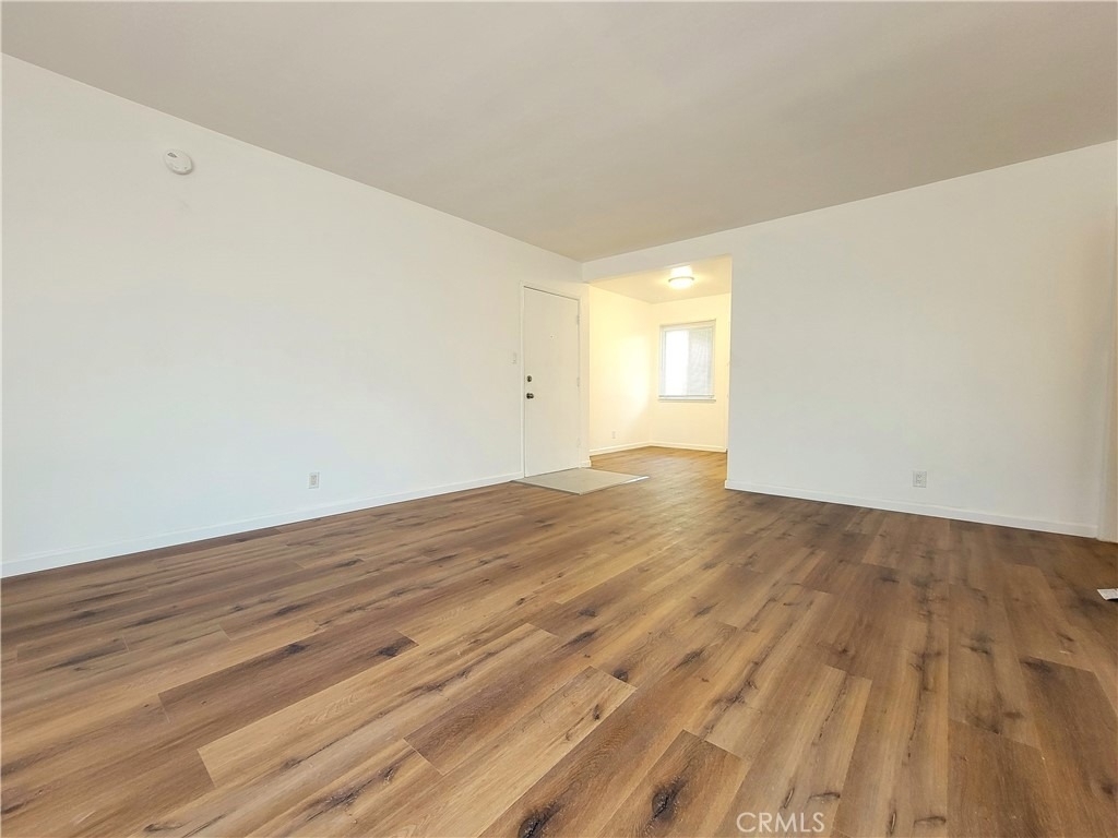 1316 1/2 Anaheim Street - Photo 3