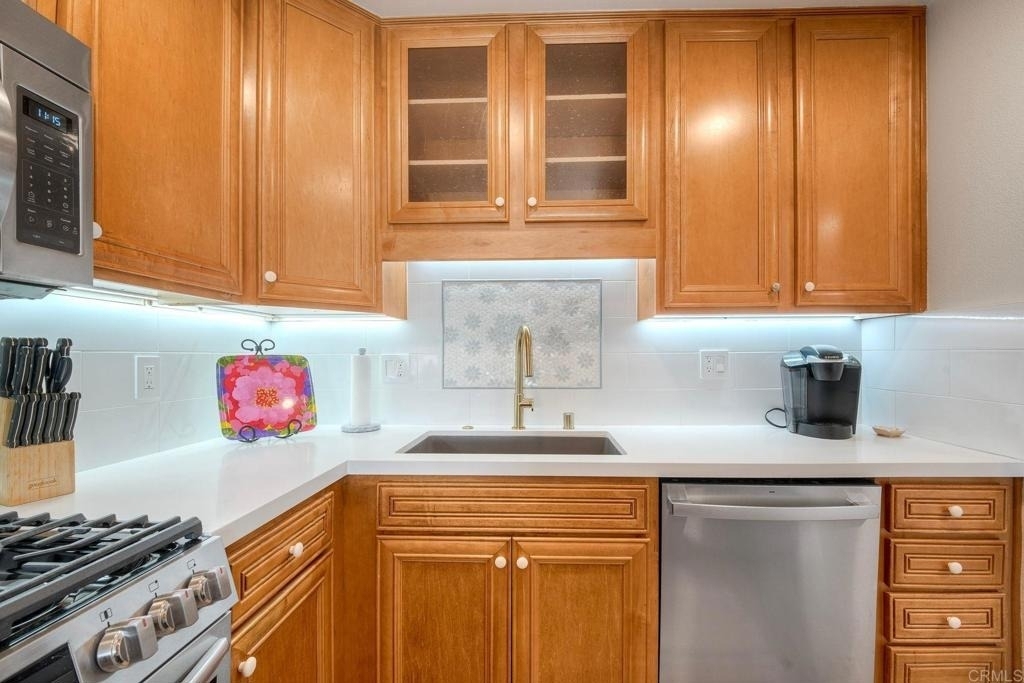 7509 Draper Ave - Photo 6