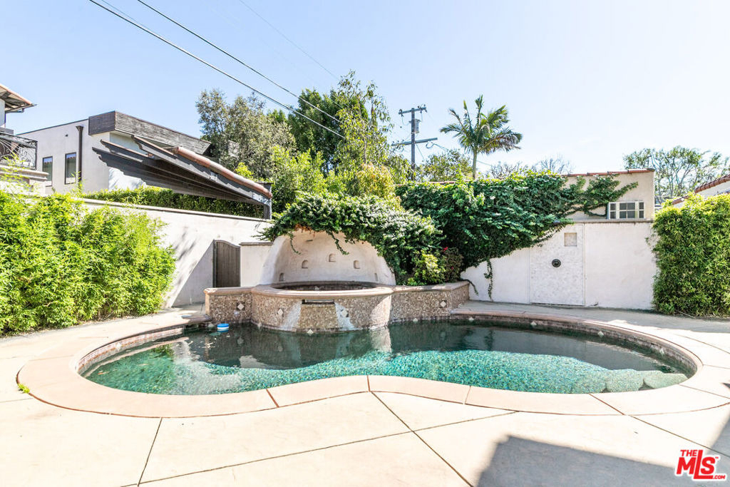 458 N Flores Street - Photo 27