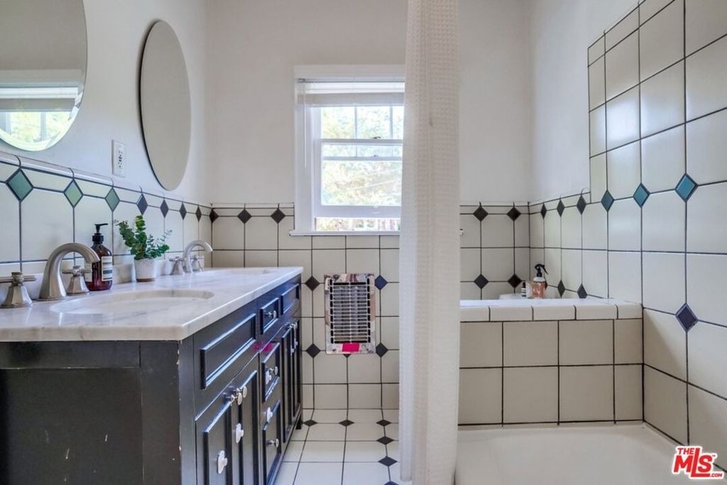 2154 Willetta Street - Photo 32