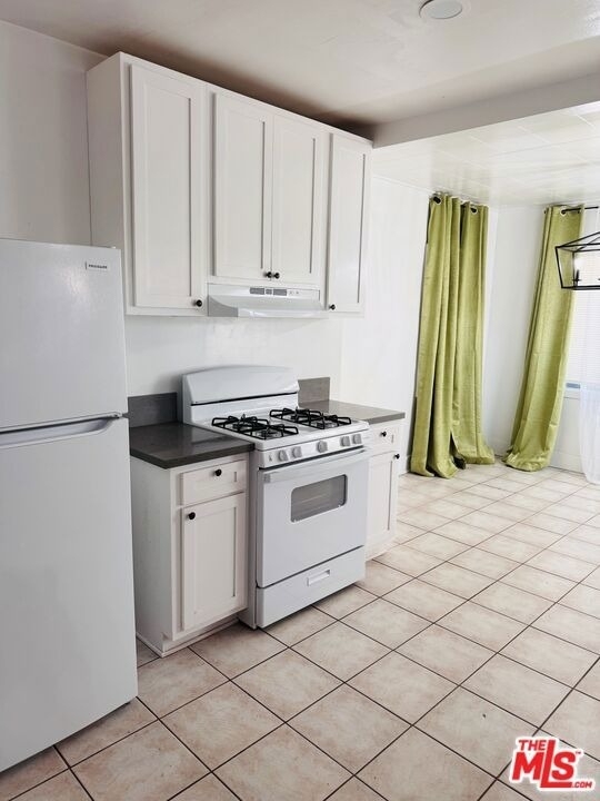 1100 W 48th Street - Photo 2
