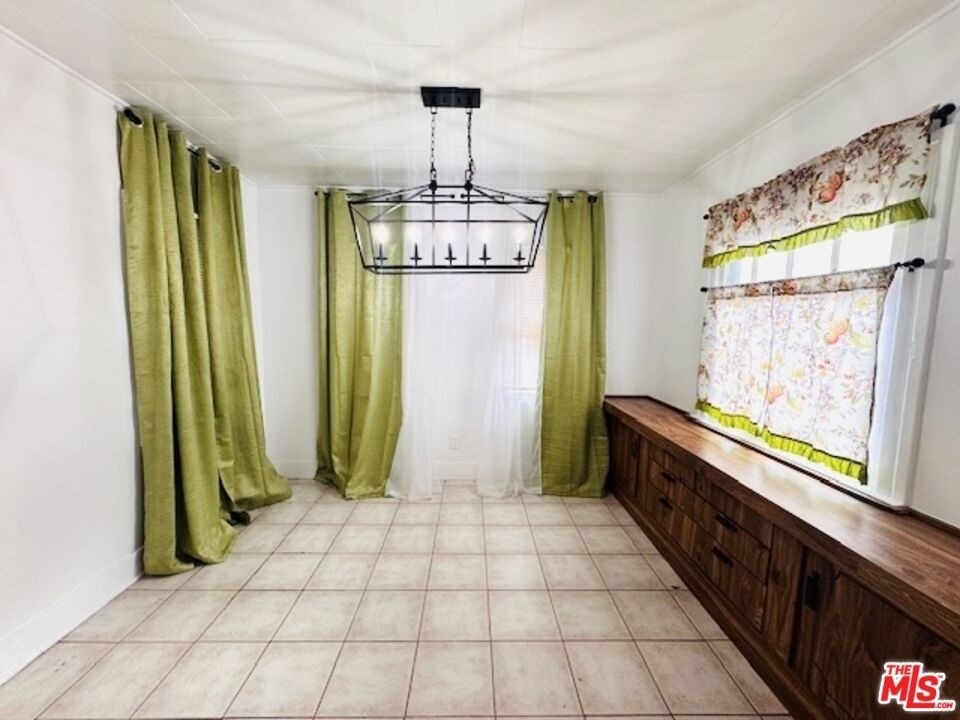 1100 W 48th Street - Photo 3