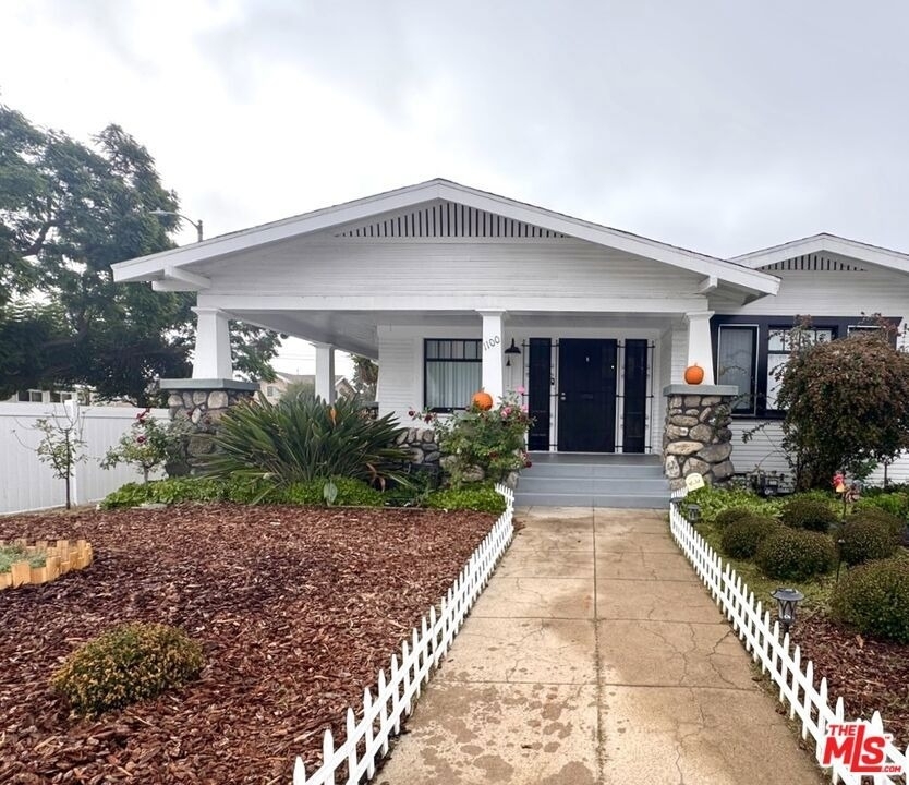 1100 W 48th Street - Photo 0