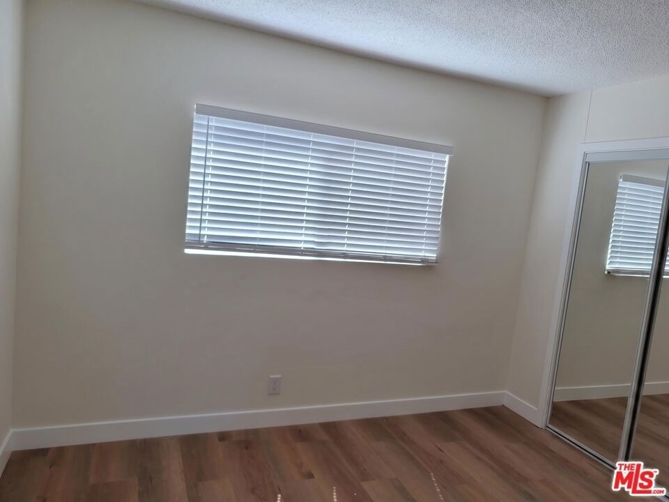 9815 Imperial Highway - Photo 2