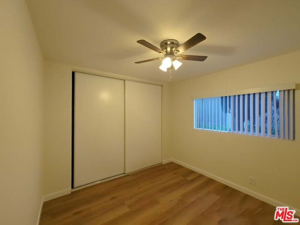 9815 Imperial Highway - Photo 9